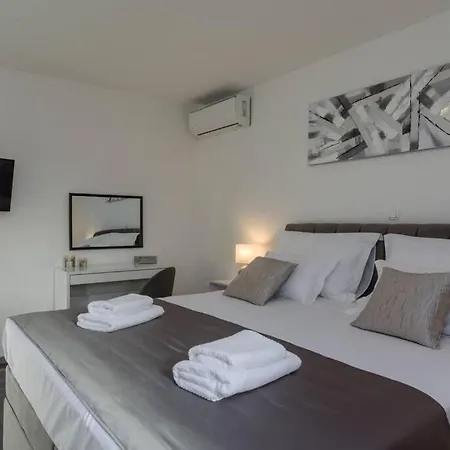 House Ana- For Quite And Relaxing Vacation *