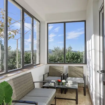 House Ana- For Quite And Relaxing Vacation *