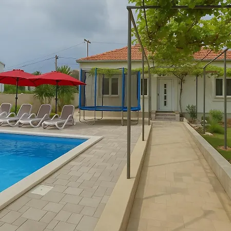 House Ana- For Quite And Relaxing Vacation * Seget Vranjica