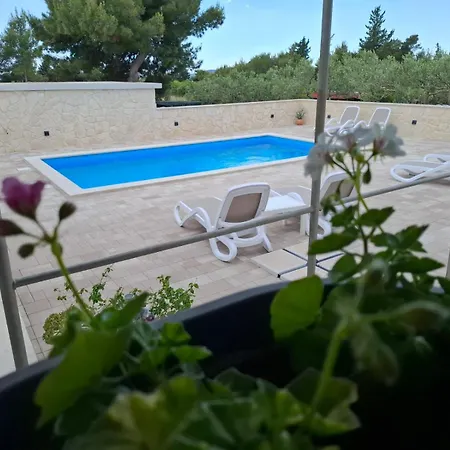 House Ana- For Quite And Relaxing Vacation Seget Vranjica