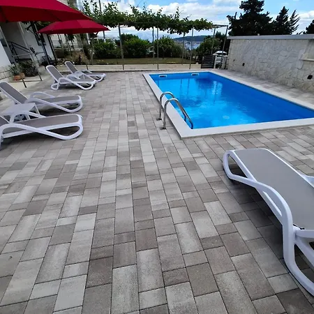 House Ana- For Quite And Relaxing Vacation