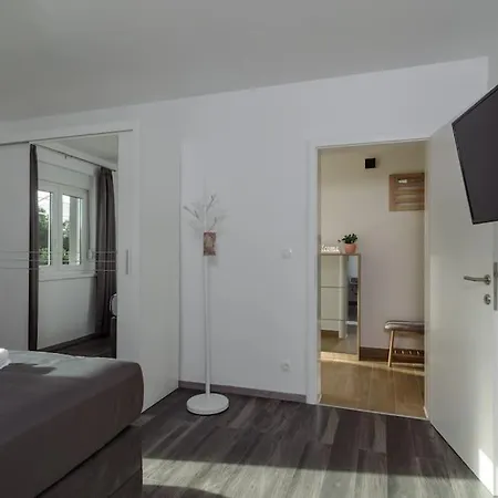 Dom wakacyjny House Ana- For Quite And Relaxing Vacation Seget Vranjica