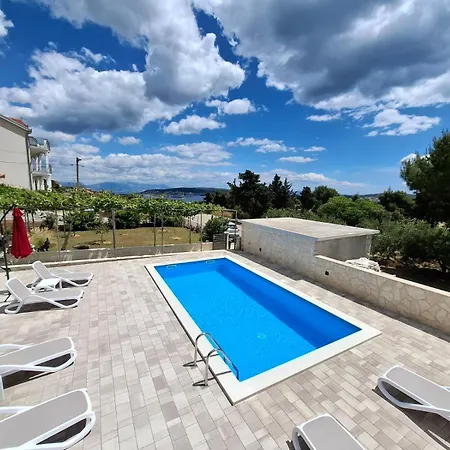 House Ana- For Quite And Relaxing Vacation